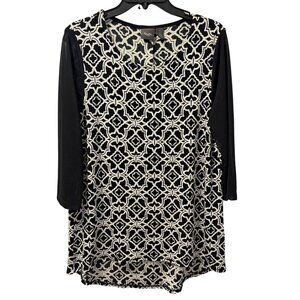 Chicos Black White Geometric Print Travelers blouse  Size M tunic